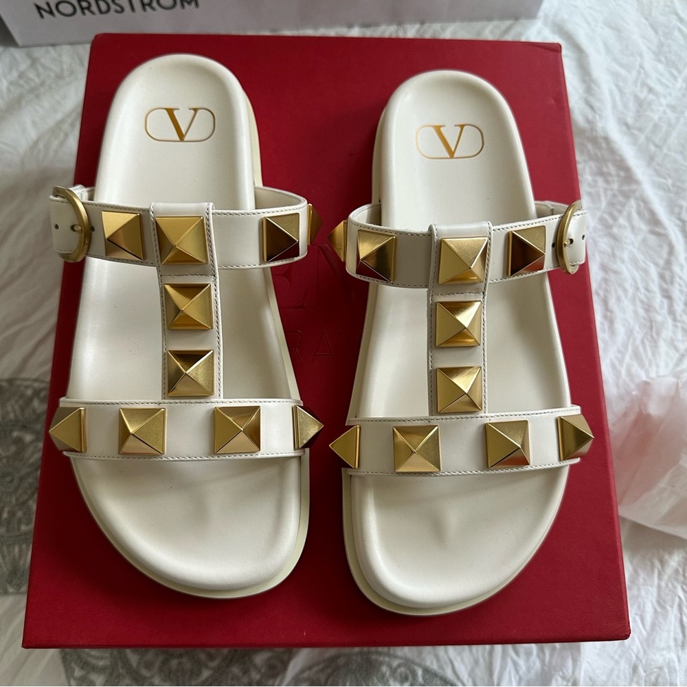 Valentino Garavani Roman Stud Leather Slides 6.5